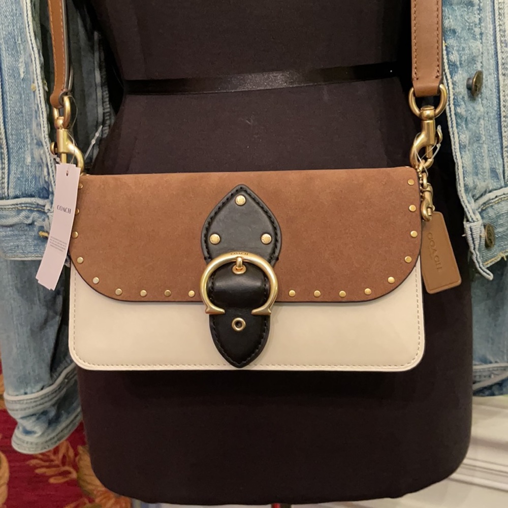 New Coach crossbody light beige 18-20 inches drop. - Picture 1 of 12